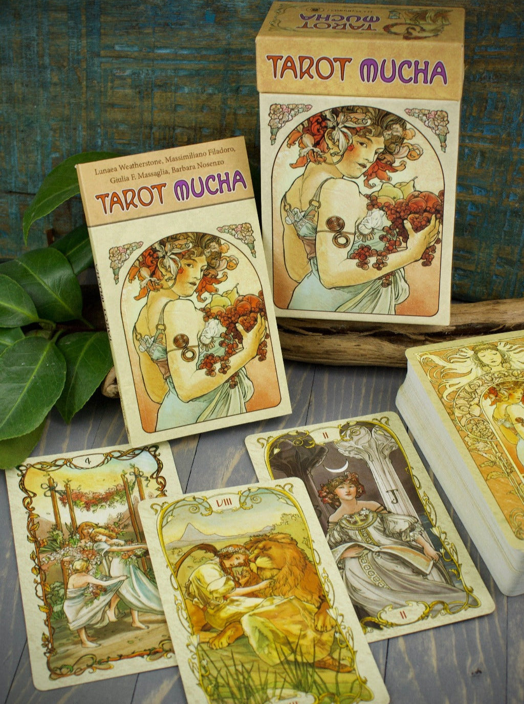 Tarot Mucha Deck