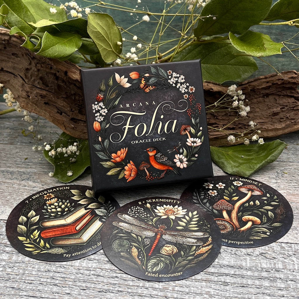 Arcana Folia Oracle Deck: 50-Card Round Deck