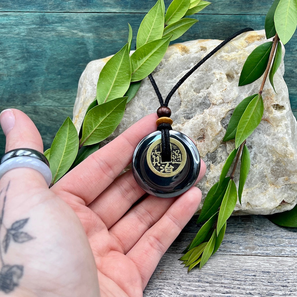 Balance Hematite Necklace 40mm hand